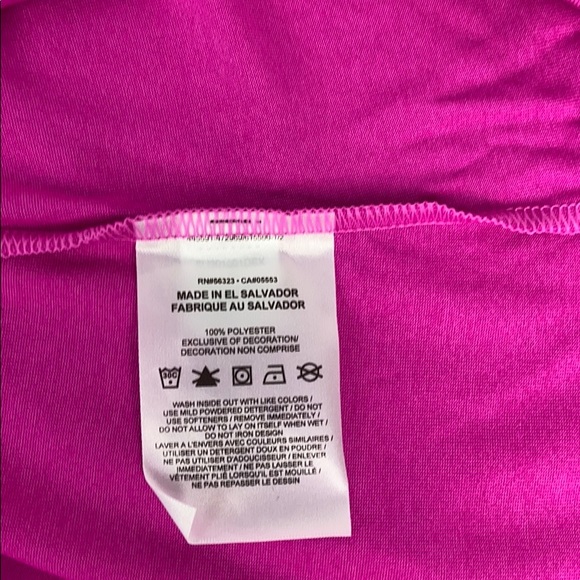 Nike Dri-Fit Women Crew Neck Pink Swoosh T-shirt - Picture 4 of 4